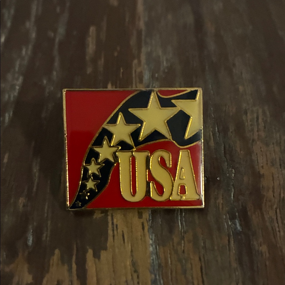 Patriotic USA Flag and Star Pins - Picture 3 of 6